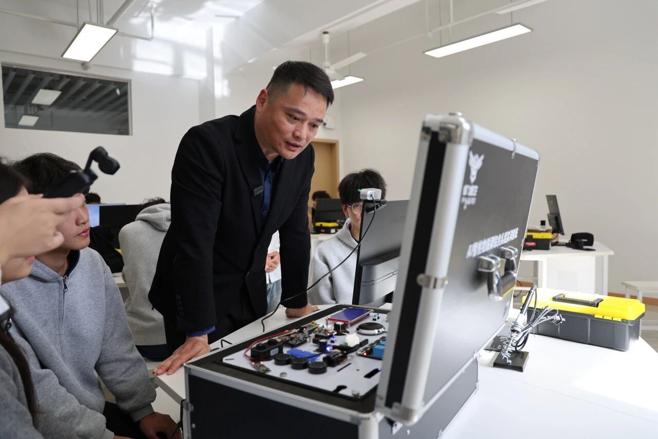 2026单招必看 | 选物联网应用技术,成为定义未来的“智能世界建筑师”!